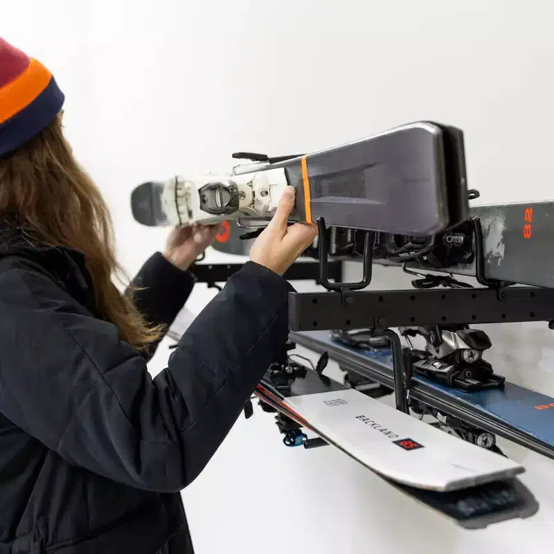 Organizzatore Orizzontale da Parete per Snowboard e Sci | Stoccaggio Salvaspazio