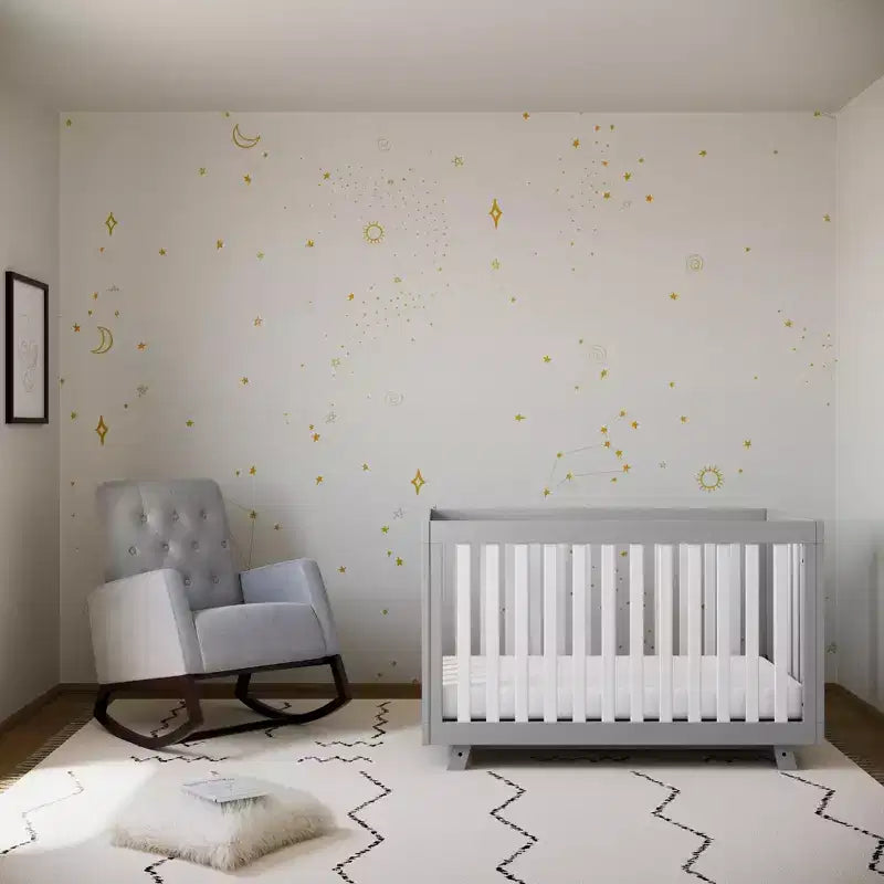 Sedia a dondolo da asilo nido con seduta e braccioli imbottiti per la cameretta del bambino