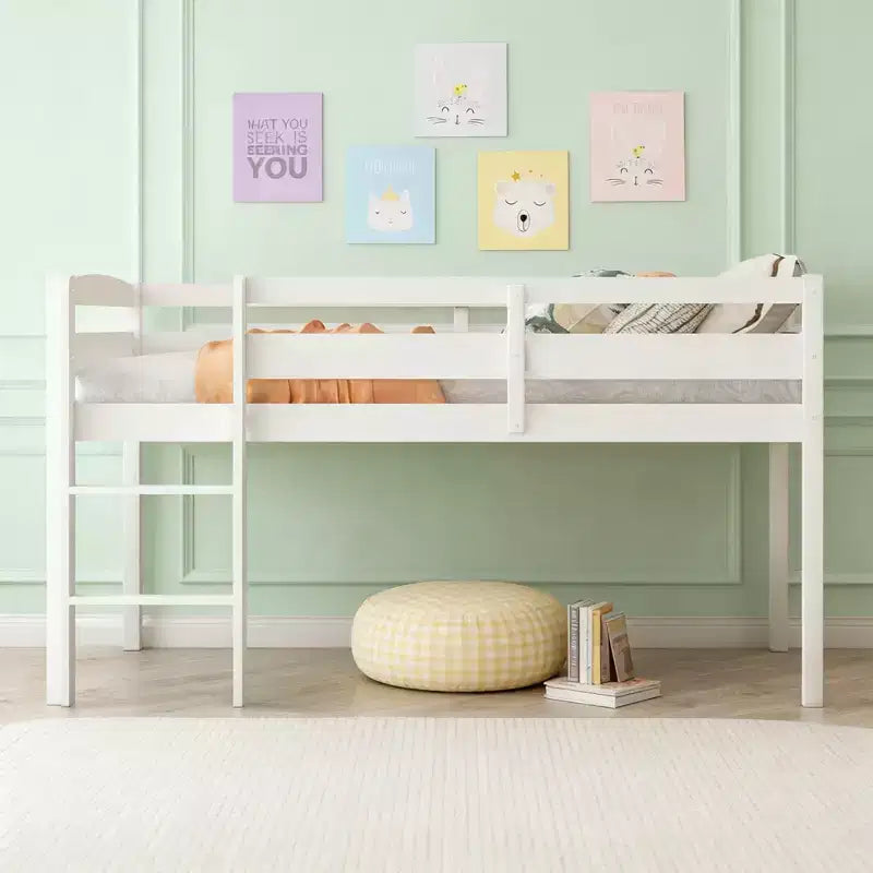 Letto a soppalco singolo in legno massiccio con scaletta e sponde di sicurezza per bambini