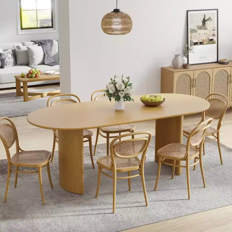 Tavolo da pranzo ovale con eleganti gambe ricurve | Cucina e Sala da pranzo