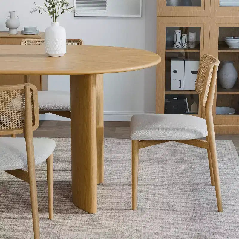 Tavolo da pranzo ovale con eleganti gambe ricurve | Cucina e Sala da pranzo