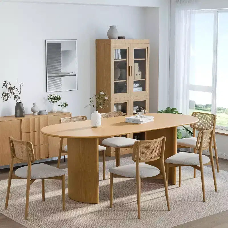 Tavolo da pranzo ovale con eleganti gambe ricurve | Cucina e Sala da pranzo