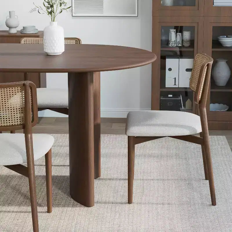 Tavolo da pranzo ovale con eleganti gambe ricurve | Cucina e Sala da pranzo