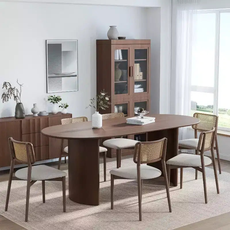 Tavolo da pranzo ovale con eleganti gambe ricurve | Cucina e Sala da pranzo