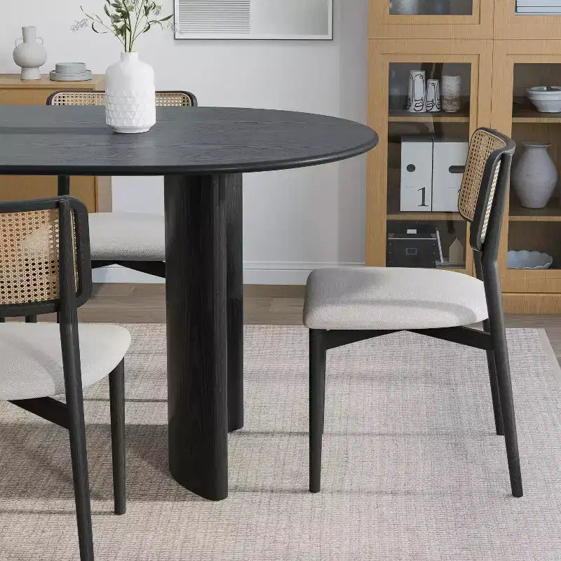 Tavolo da pranzo ovale con eleganti gambe ricurve | Cucina e Sala da pranzo
