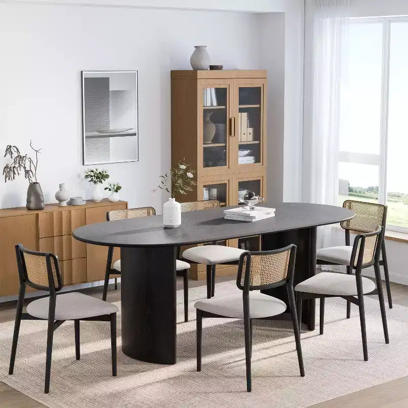 Tavolo da pranzo ovale con eleganti gambe ricurve | Cucina e Sala da pranzo